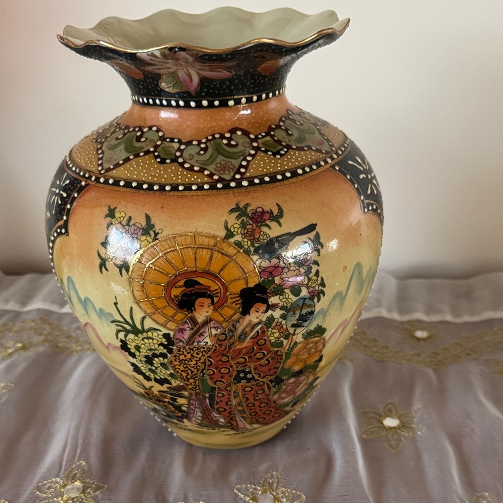 Ornate Vintage Ceramic Vase with Geisha Design